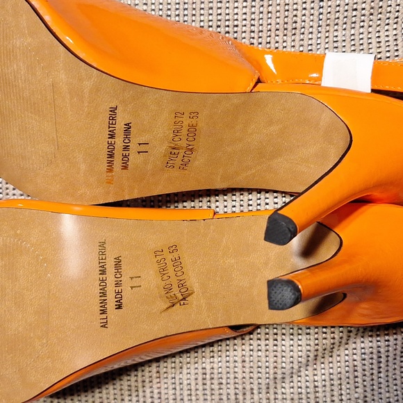 Women's Bertini Heels - Picture 5 of 7